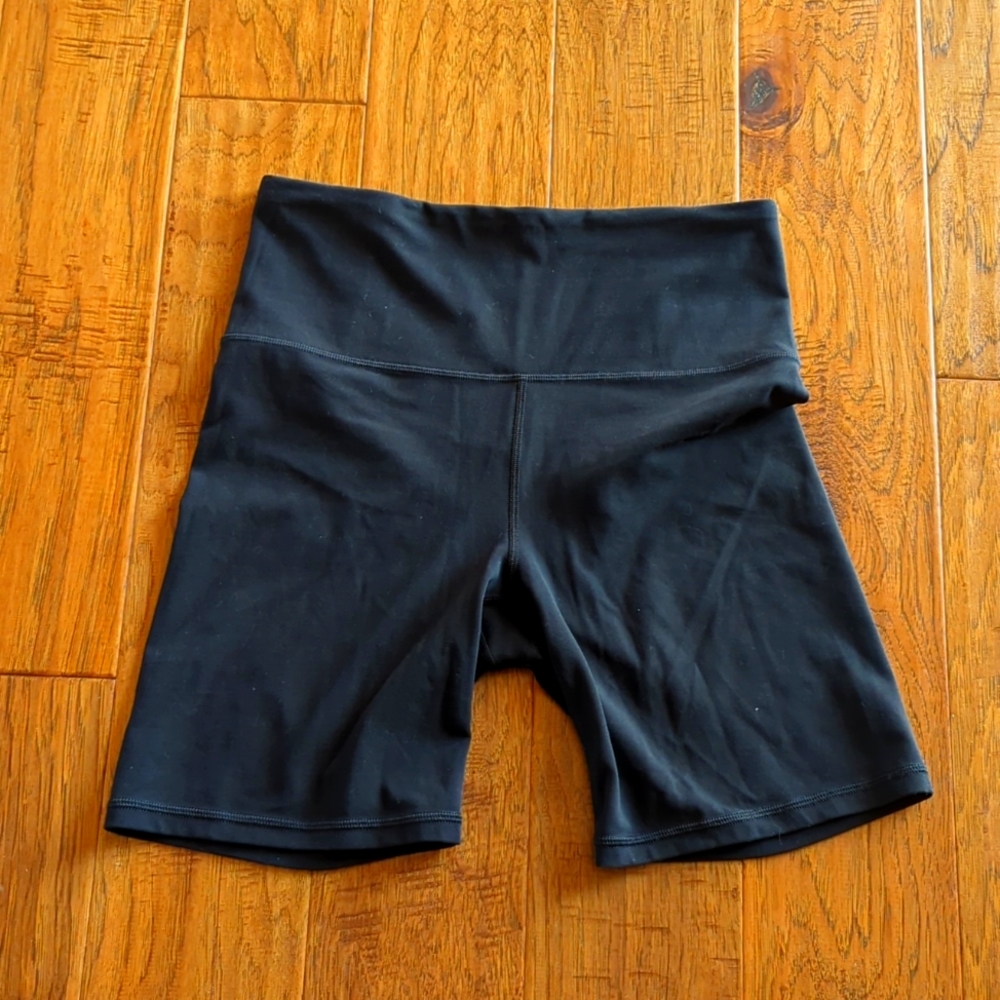Athleta Elation Ultra High Rise 7" Short